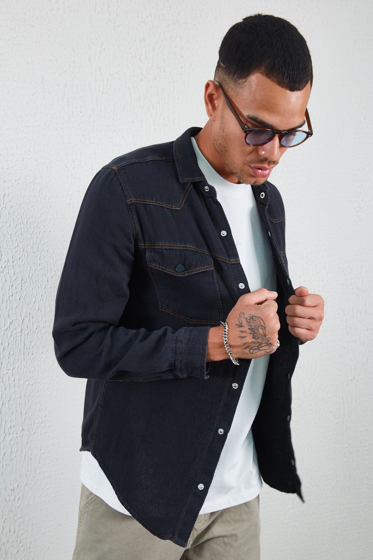 Siyah Çift Cep Kapaklı Denim Gömlek Lacivert | MEW117830-01