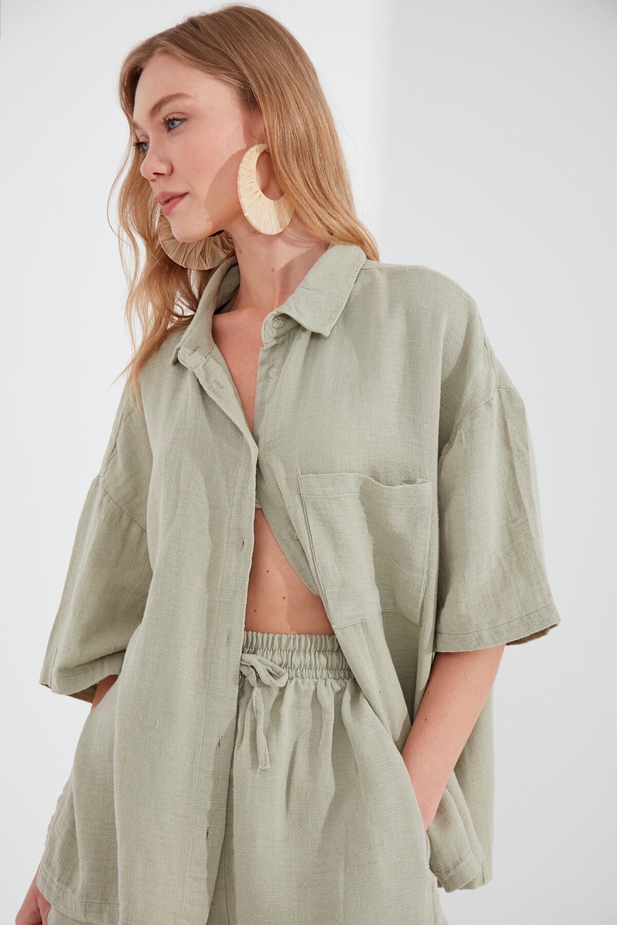 Olive Müslin Kadın Oversize Gömlek | MKS166965-01