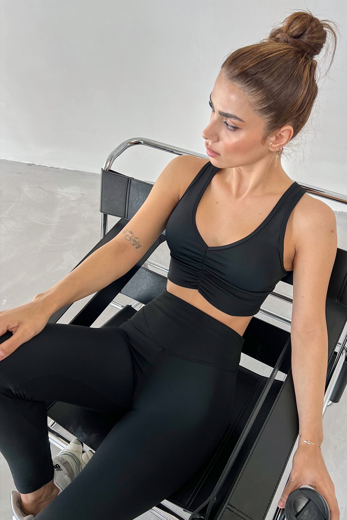 Siyah Seamless/Büzgülü  Hafif Destekl / Şekillendirici Spor Büstiyer | MKS178716-01