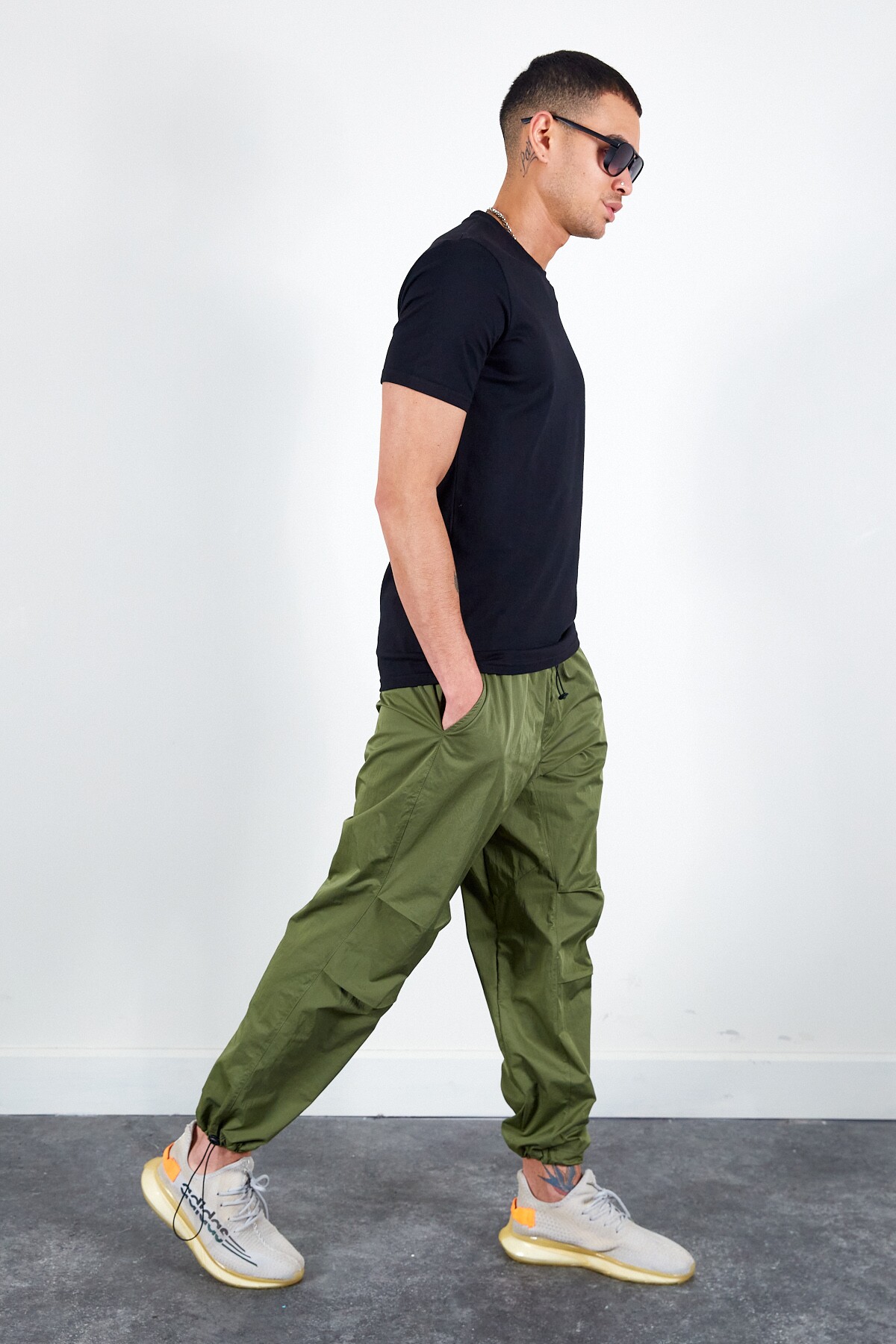 Haki Sütlü Erkek Jogger Paraşüt Pantolon | MES616803-01